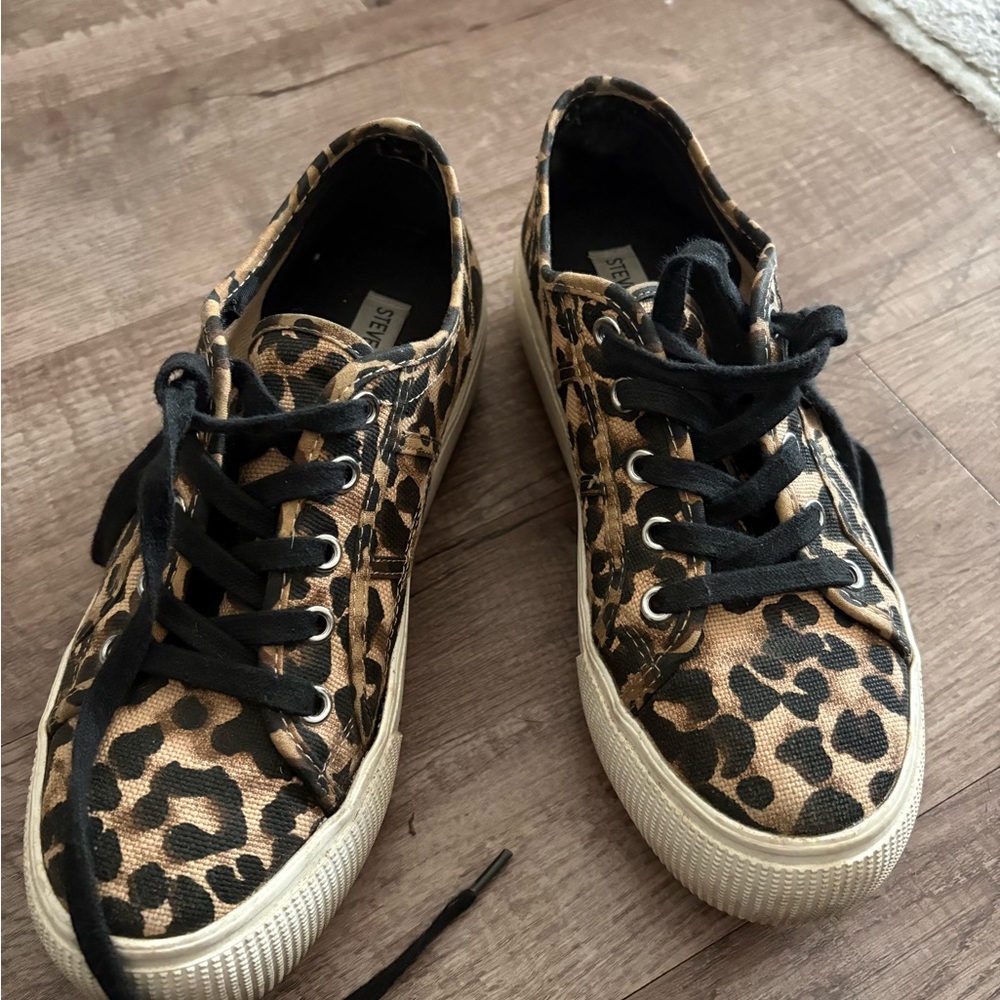 Steve Madden Leopard Print Canvas Sneakers in Tan and Black